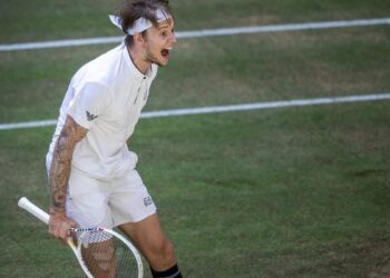 Уимблдон-2024: Қазақстанның үздік теннисшісі екінші айналымға шықты