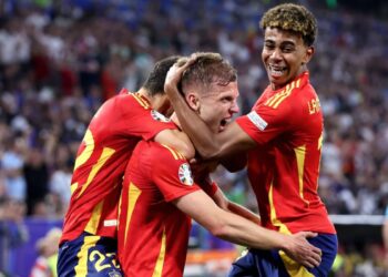 Испания Ямаль мен Ольмоның арқасында финалға шықты