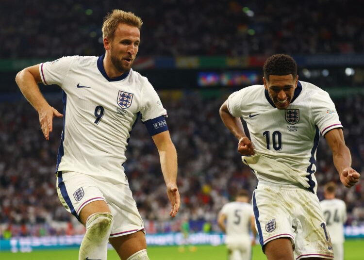 Англия әупірімдеп жүріп, ширек финалға шықты