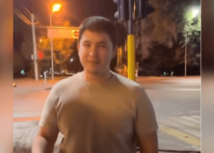 Депутат Дәулет Тұрлыхановтың ұлы тағы да шуға қалды