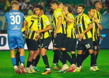 “Қайрат” көш басына шықты