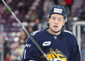 Никита Михайлис ҚХЛ-дегі 500-ші ойынын өткізді