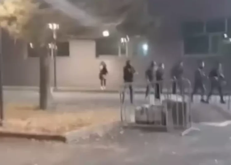 «Жеңіс» пен «Астана» жанкүйерлері Қарағандыда төбелесіп қала жаздады