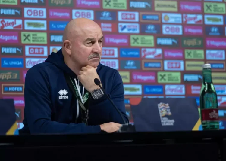 «Ақылды сұрақтарыңды бір жерге салып қойыңдар»: Черчесов журналиске дөрекі жауап қайтарды