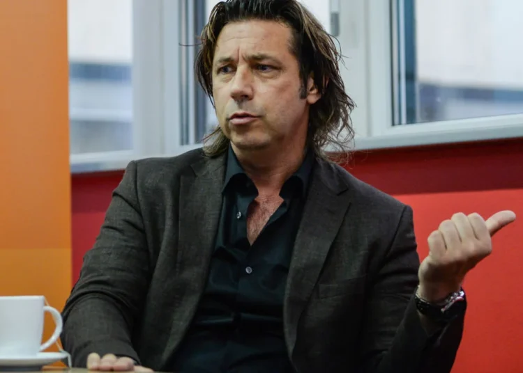 Қазақтар Черчесовты қызметінен алып тастауы керек