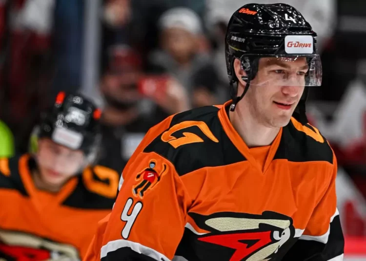 Қазақ қызына үйленген канадалық хоккейшіге Қазақстан азаматтығын «қайтарып берді»