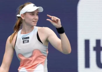 Елена Рыбакина Қазақстанды плей-офф кезеңіне алып шықты