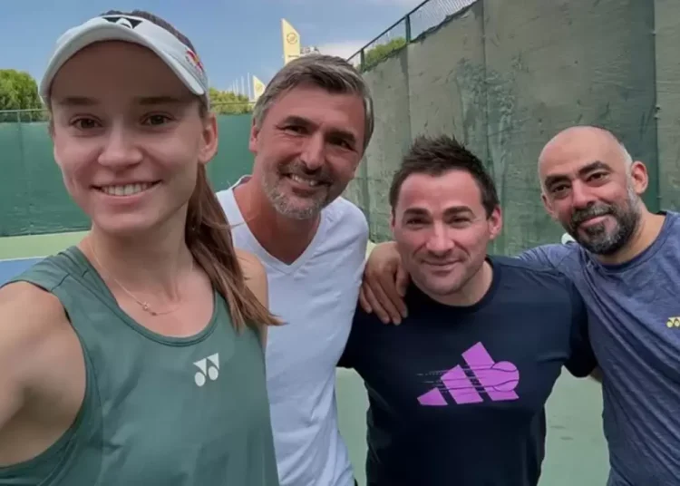 Рыбакина бапкерімен қош айтысты