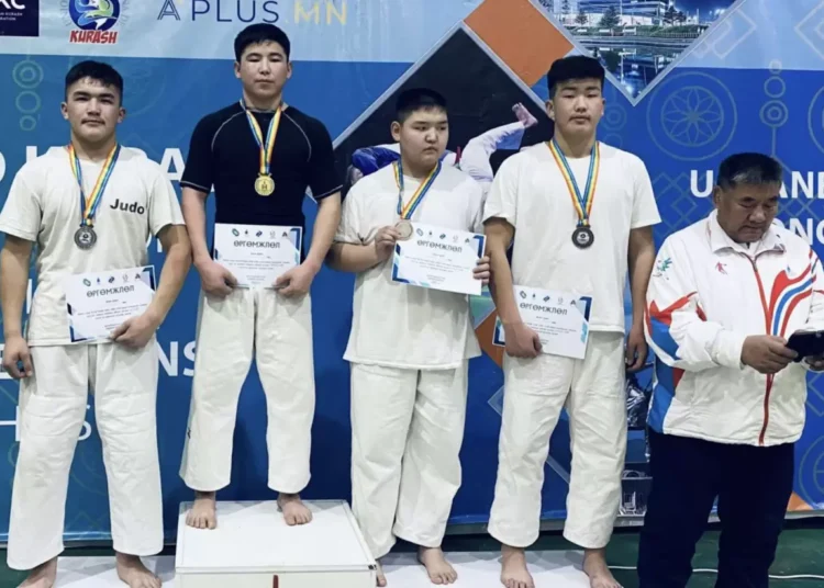 Күрес түрлерінен Моңғолия чемпионатында қазақ жасөспірімдері чемпион атанды