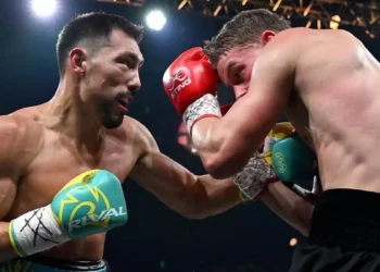 Жәнібек Әлімханұлының нокауты жанкүйерлерді тәнті етті