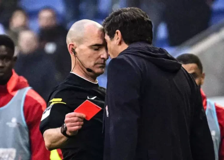 Төрешіге күш көрсеткен бапкер өзі «таяқ жеп» қалды