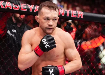 Петр Ян Қуат Хамитовті «нокаутқа» түсірді