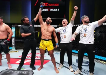 Дияр Нұрғожай UFC-дегі дебюттік жекпе-жегінде жеңілді