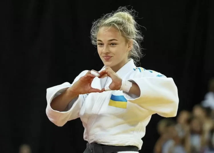 Әлемдегі ең сұлу дзюдошылардың бірі футболда бағын сынап көрмекші