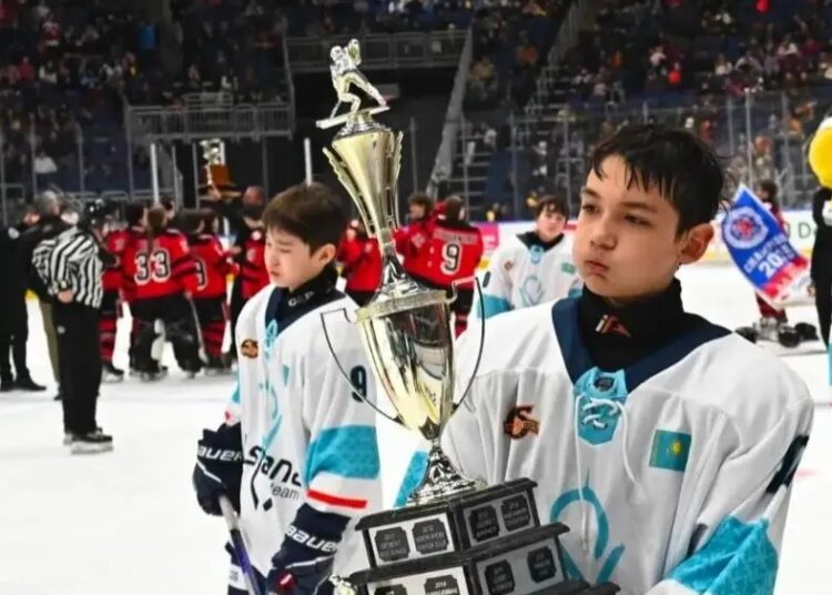 Астаналық жас хоккейшілер Канадада күміс жүлде қанжығалады