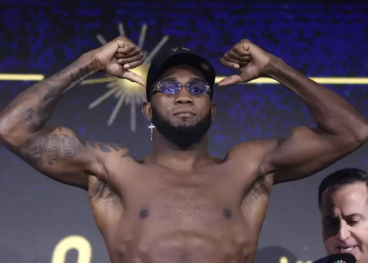 Жәнібек Әлімханұлының қолы жетпеген әлем чемпионы өзге қазақ боксшысымен жұдырықтасады