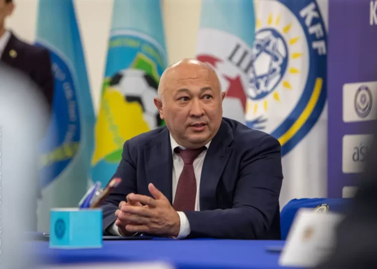 Жәнібек Әлімханұлының қолы жетпеген әлем чемпионы өзге қазақ боксшысымен жұдырықтасады