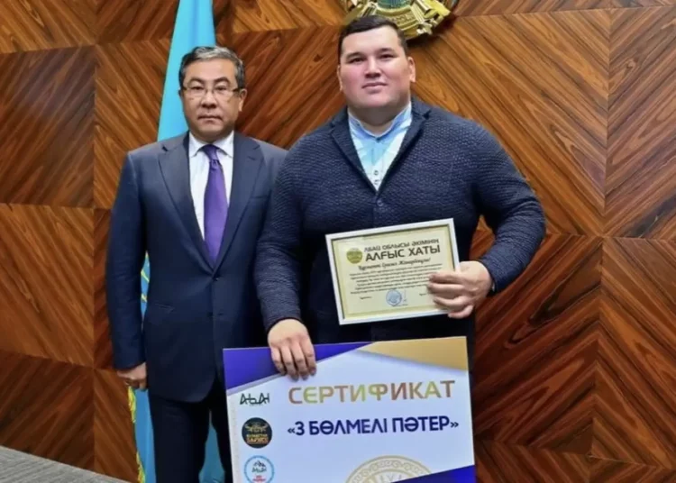 «Қазақстан барысы» Ерасыл Қажыбаев Абай облысы әкімдігі берген пәтерді әлі ала алмай жүр