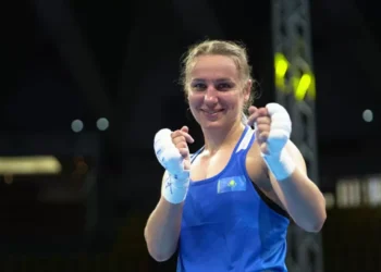 Қазақстандық боксшы Ресейдегі турнирде қарсыласын талқандап, медальге жақындады