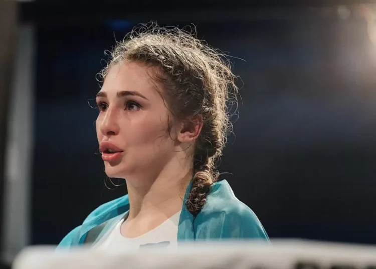 Ангелина Лукас чемпиондық белбеуін Қазақстанда қорғамақшы