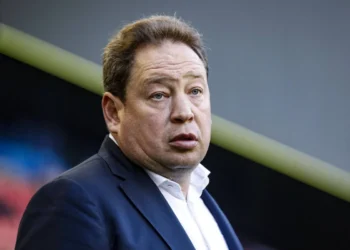 «Қайратқа» бас бапкер болуға Леонид Слуцкий келеді деседі