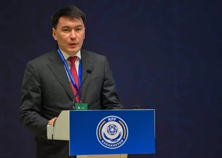 Әлем кубогі: екі боксшы ширек, біреуі жартылай финалға өтті