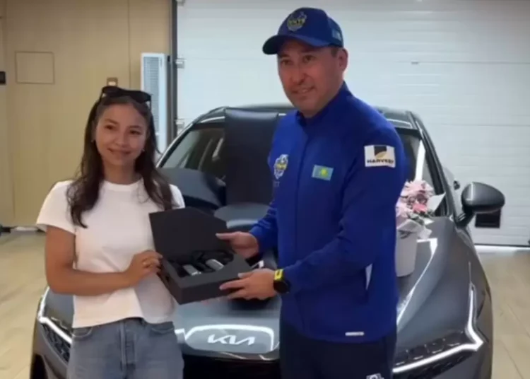 Ақмарал Науатбекке жаңа көлік табысталды