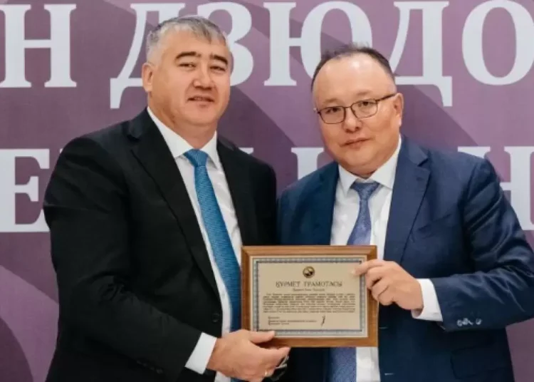 Канело әлемдегі үздік үш боксшыны атады