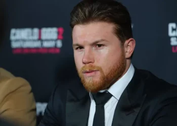 Канело әлемдегі үздік үш боксшыны атады