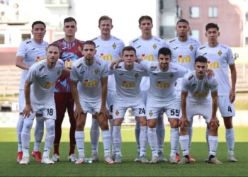 КуПС — Қайрат: жанкүйерлер алматылық клубты жерден алып, жерге салуда