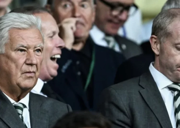 “Селтик” жанкүйерлері басшылықтың қызметінен кетуін талап етті