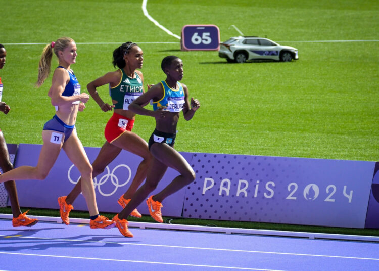 Нора Джеруто әлем чемпионатында сүрініп, құлап қалды