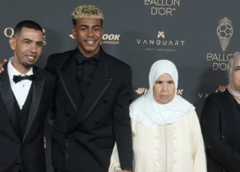 Ямалдың әкесі “Алтын доптың” Дембелеге берілгенімен келіспейді