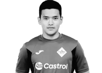 Шерхан Қалмырза қажылыққа барады