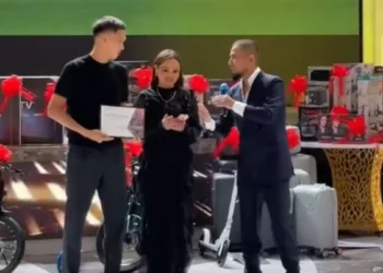 Шерхан Қалмырза қажылыққа барады