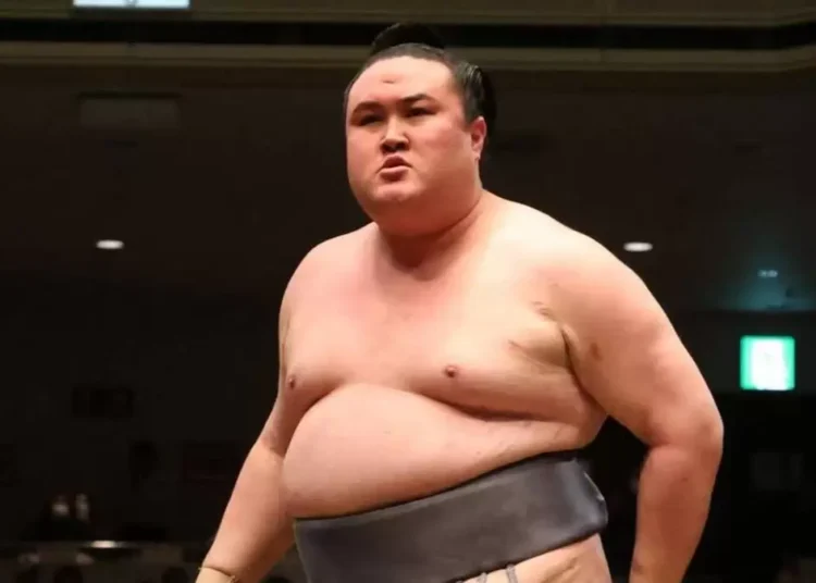 Шерхан Қалмырза қажылыққа барады