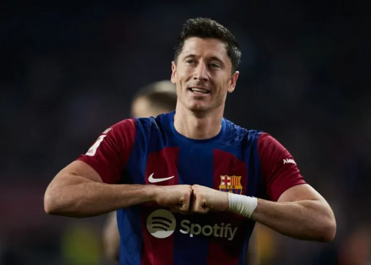 “Барселона” шабуылшы Виктор Осимхенді сатып алмақ ниетте