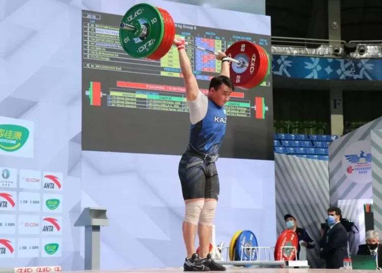 Хабиб Нурмагомедов Дубайда дүкен ашты