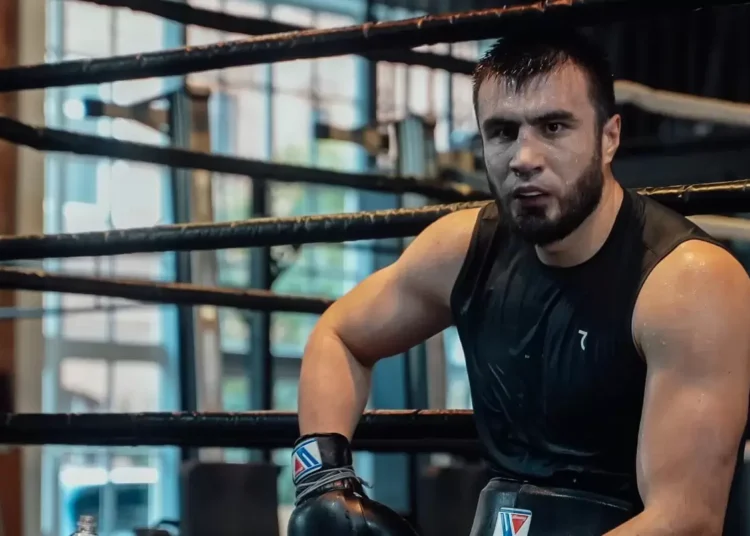 Өзбек боксшысы қазақты Олимпиада медалінен айырмақ