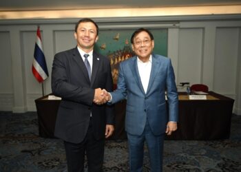 Геннадий Головкин Бангкокта Asian Boxing басшылығымен кездесті