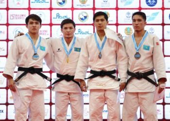 Ербол Мырзабосынов дзюдодан жүлде еншіліген жеңімпаздарды марапаттады