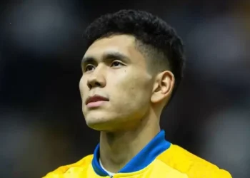 УЕФА Темірлан Анарбековтің екі сейвін үздіктер қатарына қосты