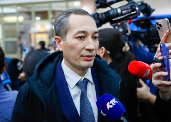 Жәнібек Әлімханұлы мен Лараның жекпе-жегі ресми түрде тоқтатылды