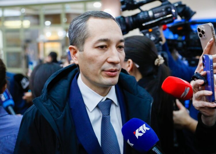 Жәнібек Әлімханұлы мен Лараның жекпе-жегі ресми түрде тоқтатылды