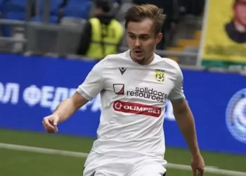 Қазақстандық футболшы шетелдік клубтардың ұсынысынан бас тартты