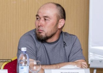 Күрес федерациясы бас бапкермен адамша қоштаспады