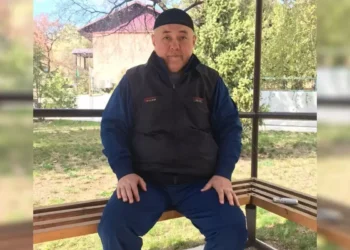 Бибісара Асаубаева ресейлік әлем чемпионын тізе бүктірді