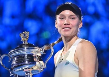 «Барыс» «Амурға» буллиттен есе жіберді