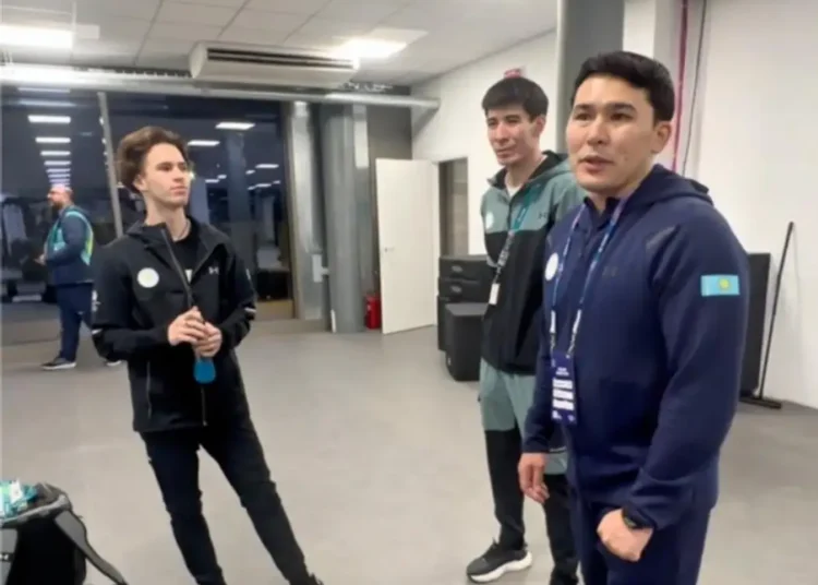 Туризм және спорт министрі Миланда Қазақстан құрамасымен кездесті