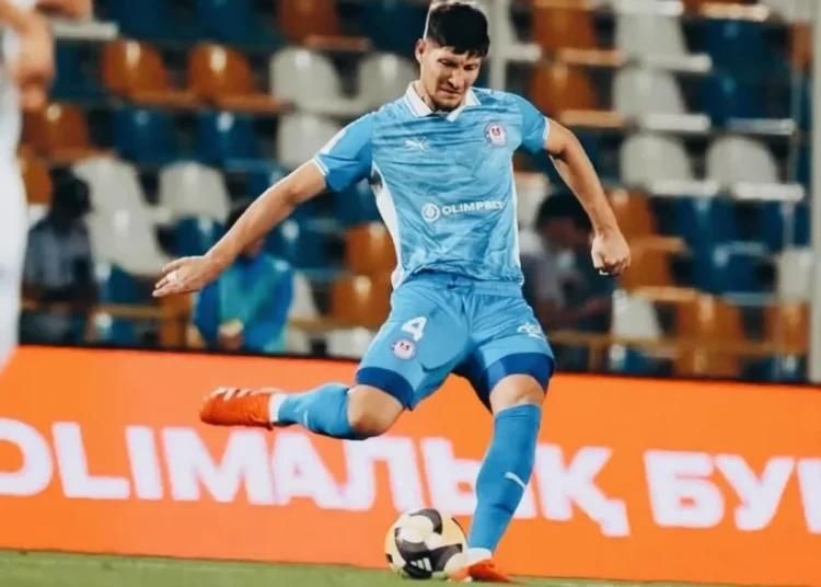 Қазақ футболшылары неге көрші елге кетіп жатыр?